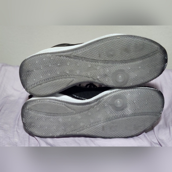 AND1 Size 12 MEN'SBLACK and Red Sneakers - Picture 7 of 7